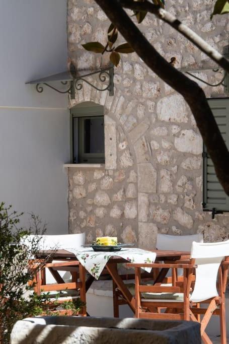 Kariá La Casa Di Bella A Tradional Stone House With Barbecue 빌라 외부 사진