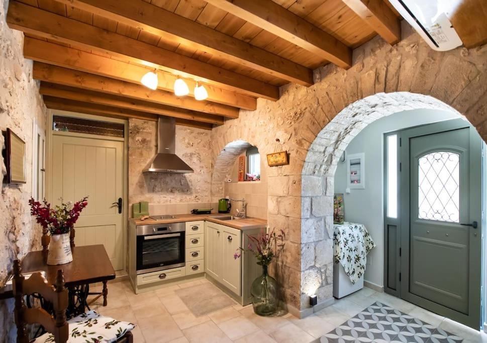Kariá La Casa Di Bella A Tradional Stone House With Barbecue 빌라 외부 사진